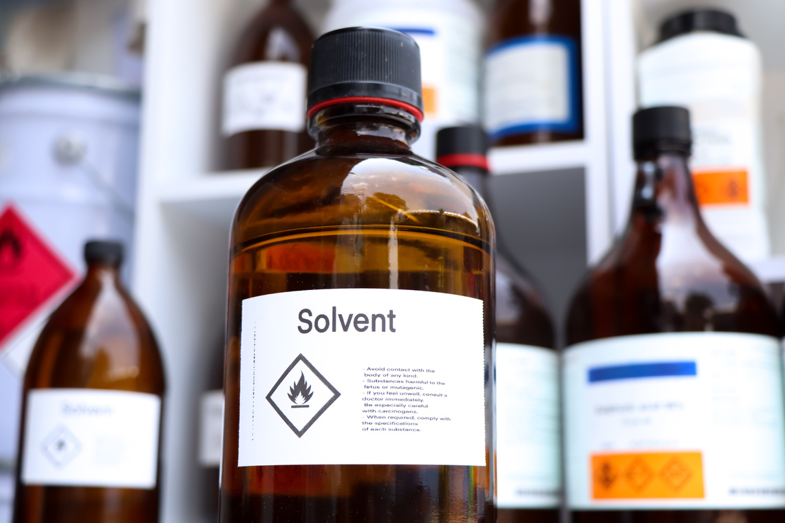 Mengenal Caustic Soda: Kegunaan dan Aplikasi di Berbagai Industri